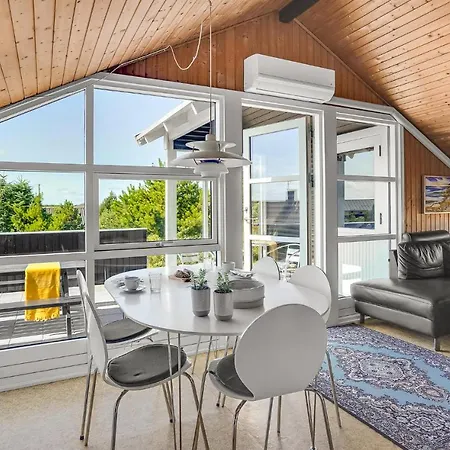 Gorgeous Home In Thisted With Kitchen *